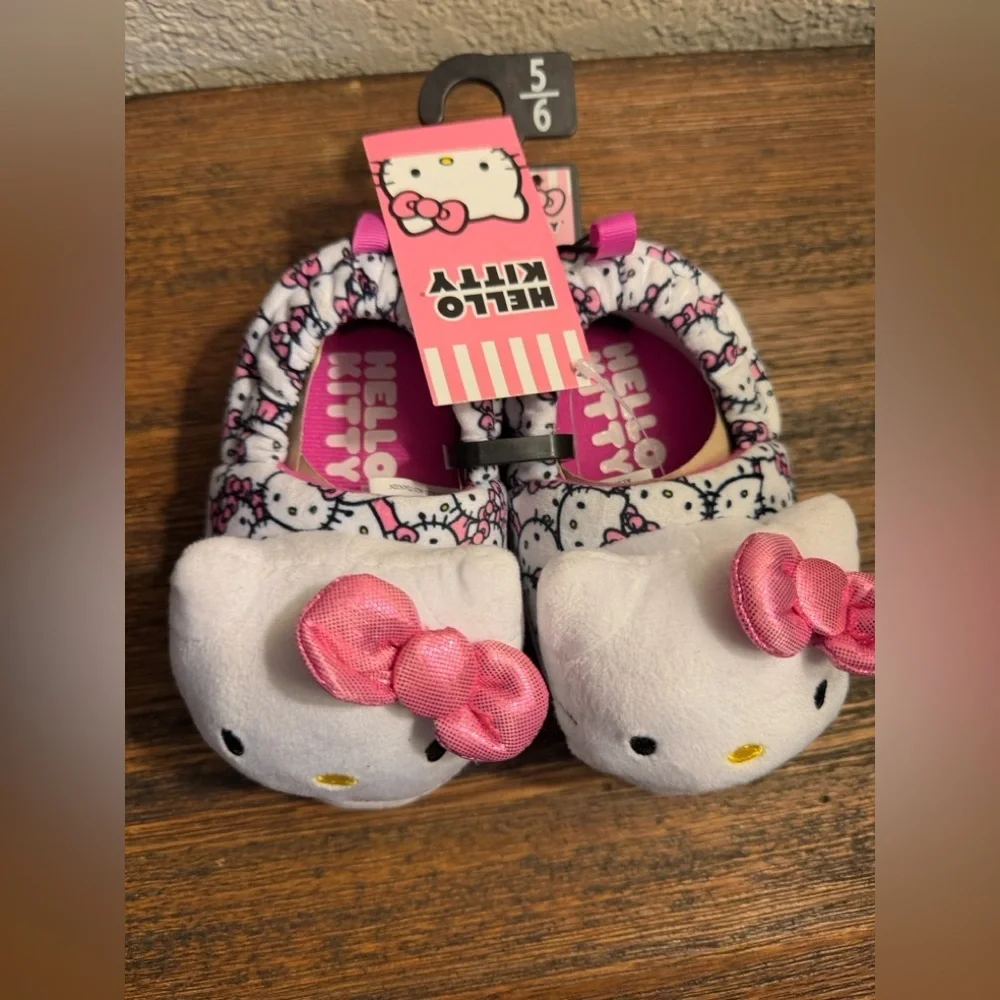 Hello Kitty White Plush Baby Slippers with Pink Bows